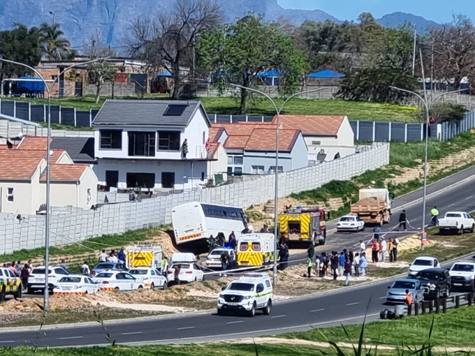 Tragic Accident In Paarl Claims The Lives Of Two Matric Learners